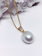 Freshwater Pearl & Diamond Pendant - 18ct Gold